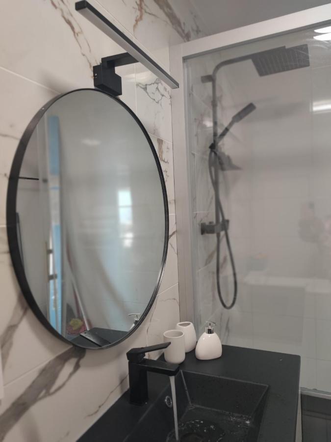 קונקרנו La Suite Appartement Pleine Vue Mer מראה חיצוני תמונה